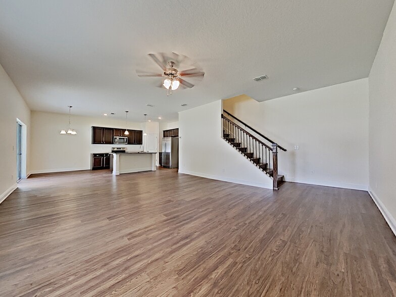 Building Photo - 719 Zarabrooke Ct