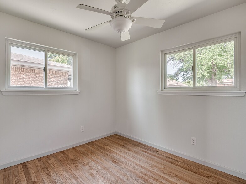 Building Photo - 1190 Tim Holt Dr