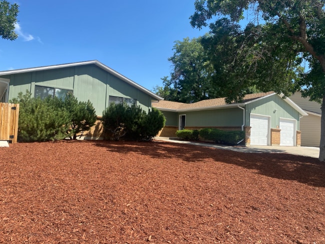 Building Photo - 9120-9122 Osceola St