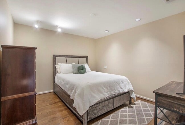 Building Photo - 4241 Buena Vista St