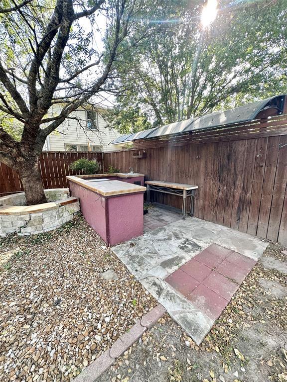 Building Photo - 6913 Sabrina Dr