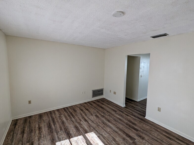 Building Photo - 6200 Illinois Ave