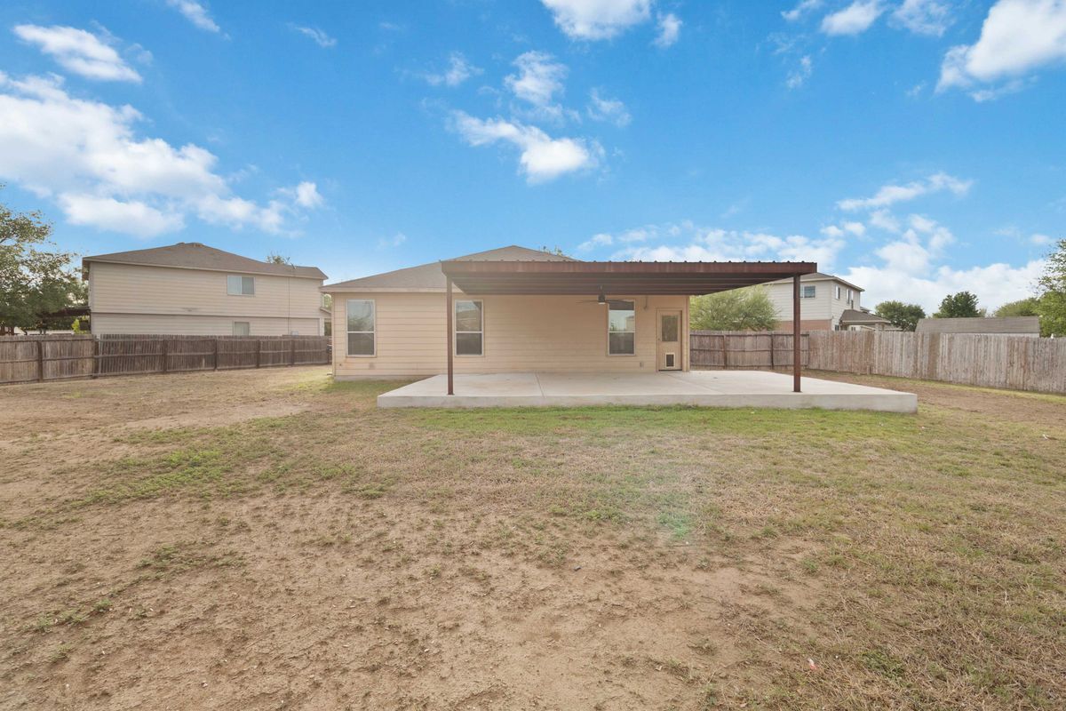 Building Photo - 3637 Double Diamond