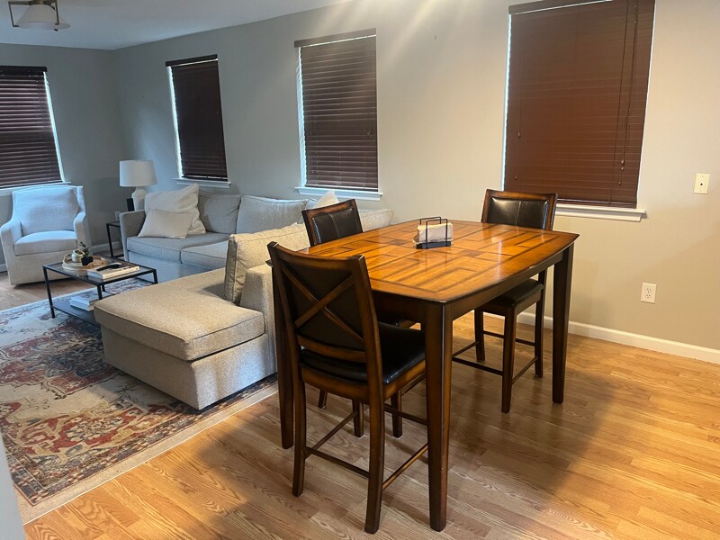 Building Photo - 421 Atherton St