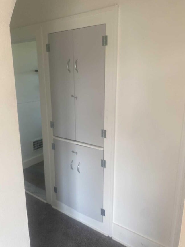 Building Photo - 14069 Saratoga Ave