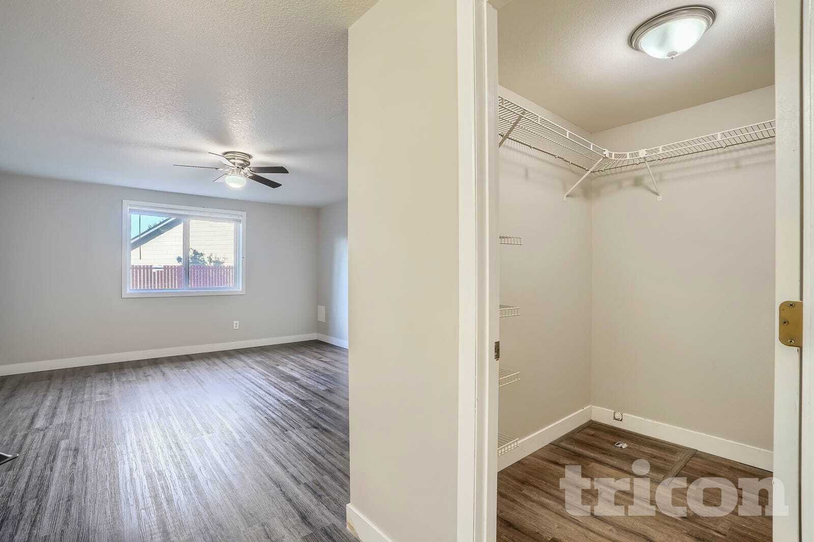 Building Photo - 803 NW 20th Cir