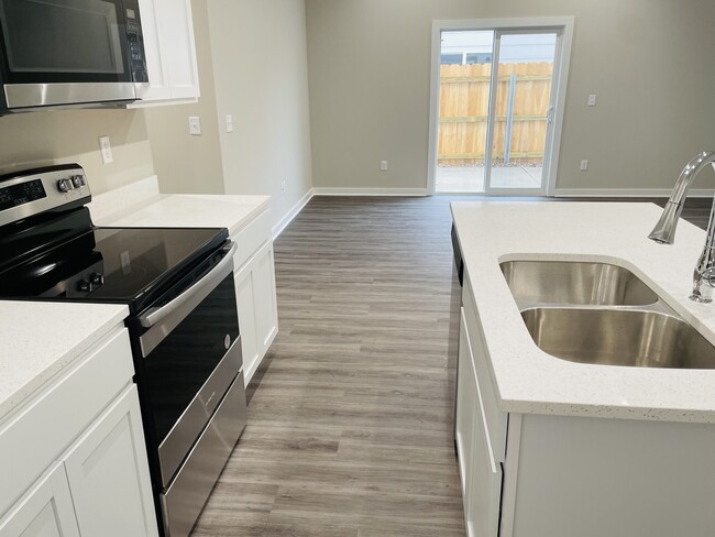 Building Photo - 12051 W Fontana St