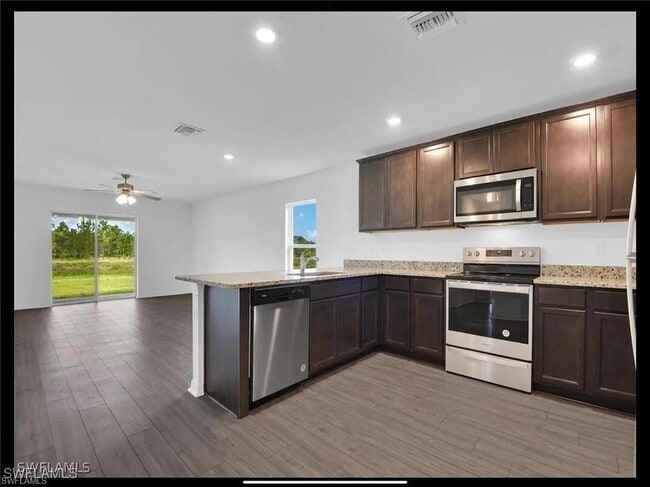 Building Photo - 184 Yager Cir