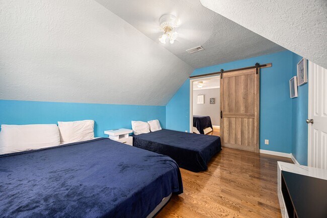 Building Photo - 21427 Tophill Dr