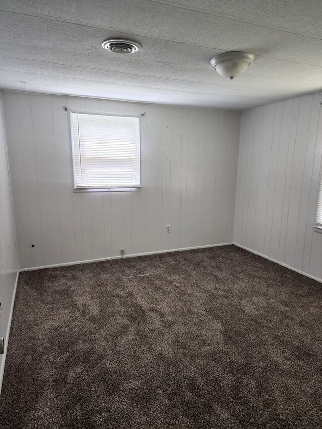 Building Photo - 709 Lee Rd