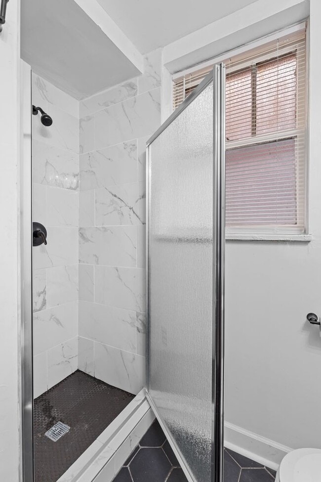 Building Photo - 4460 Russell Blvd