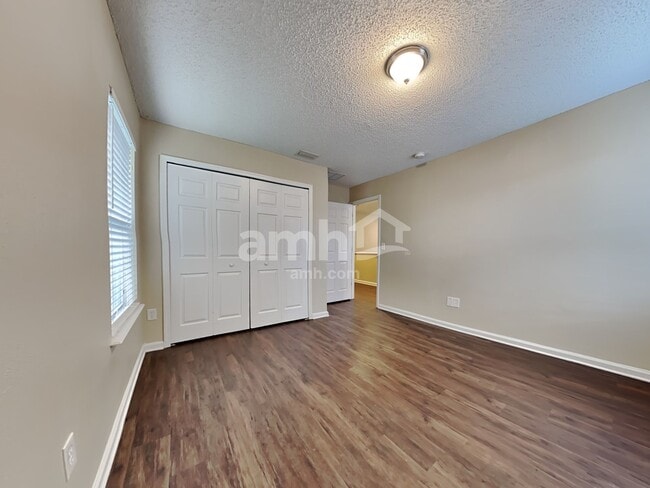 Building Photo - 9734 Hazel Lake Dr