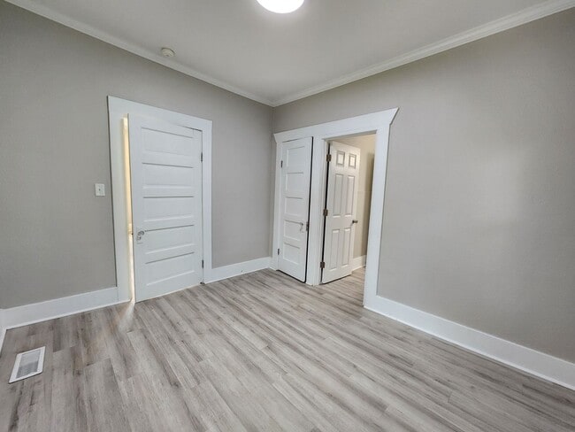 Building Photo - Spacious 3-Bedroom, 1-Bathroom Home AVAILA...
