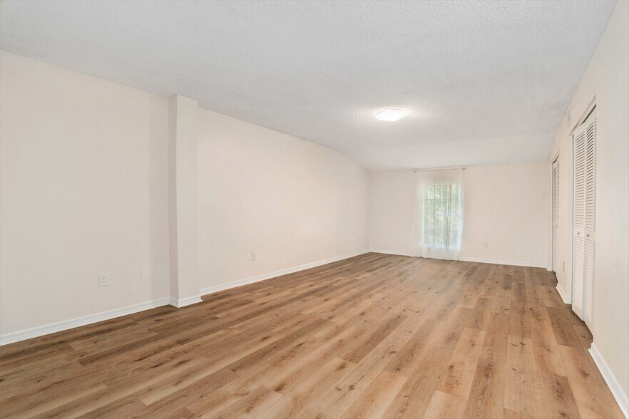 Building Photo - 296 Winchester Way