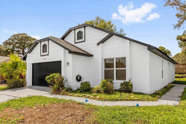Building Photo - 350 Lakebreeze Cir