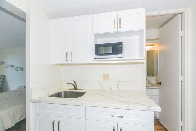 Building Photo - 445 Seaside Ave