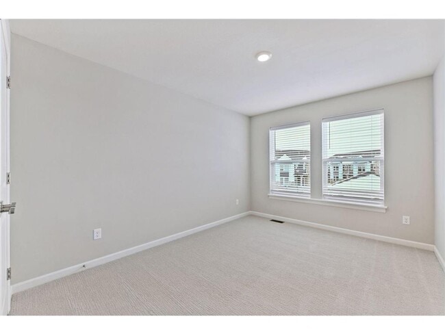 Building Photo - 2438 N Blossom Cir