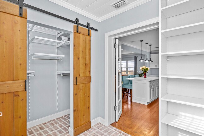 Building Photo - 3201 Poinsettia Ave