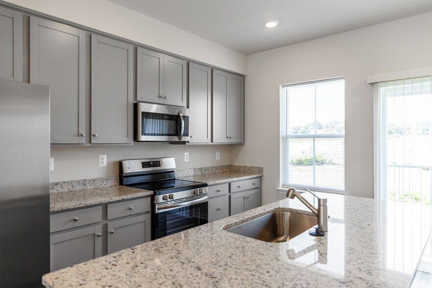 Building Photo - 105 Milburn Dr