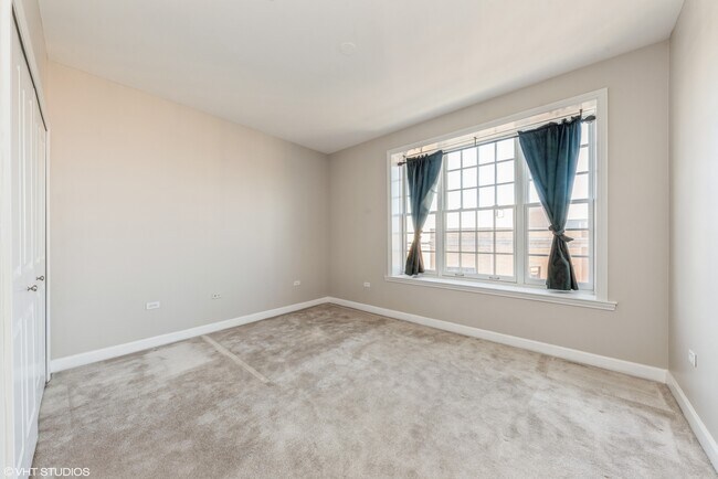 Building Photo - 50 N Plum Grove Rd