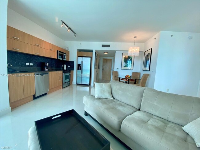 Building Photo - 2 br, 2 bath Condo - 350 S Miami Ave Apt 3813