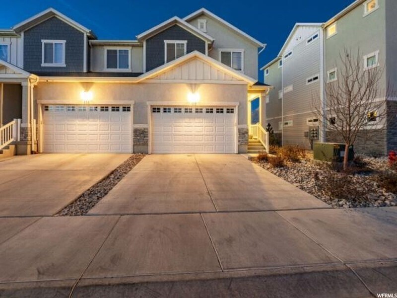 Building Photo - 132 W Silver Springs Dr