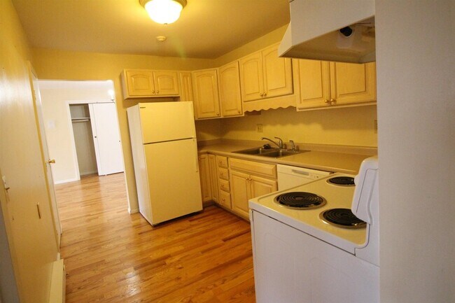 Building Photo - 73 E Broadway