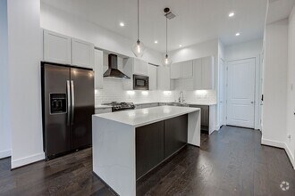 Building Photo - 3 Bedroom Home in the Galleria