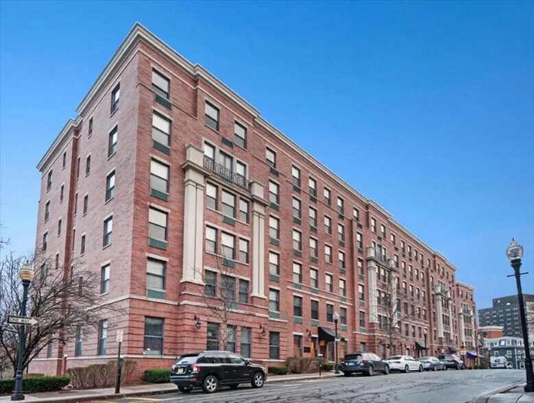 Building Photo - 11 Cattano Ave