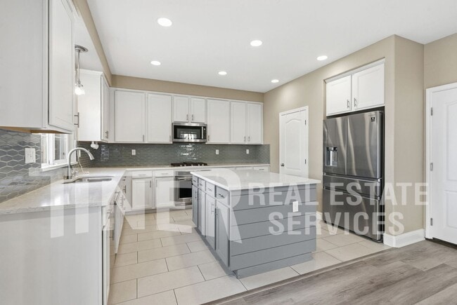 Building Photo - 5444 Noyack Way