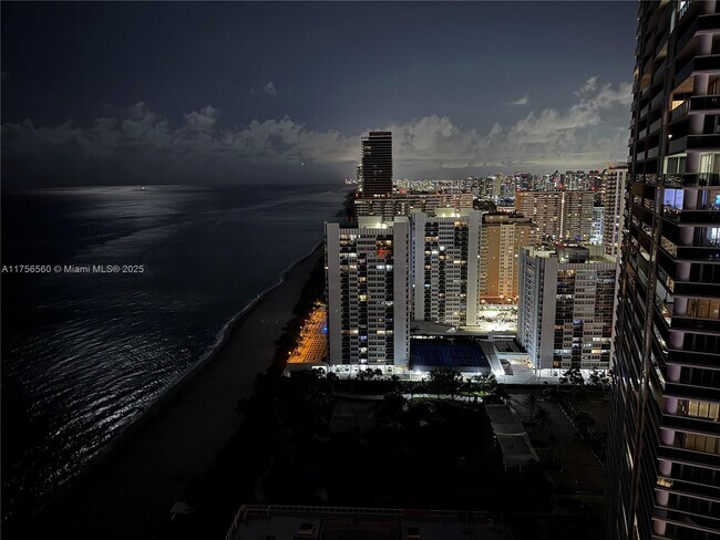Building Photo - 1830 S Ocean Dr