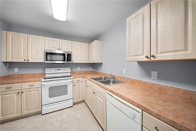 Building Photo - 4838 29th St SW