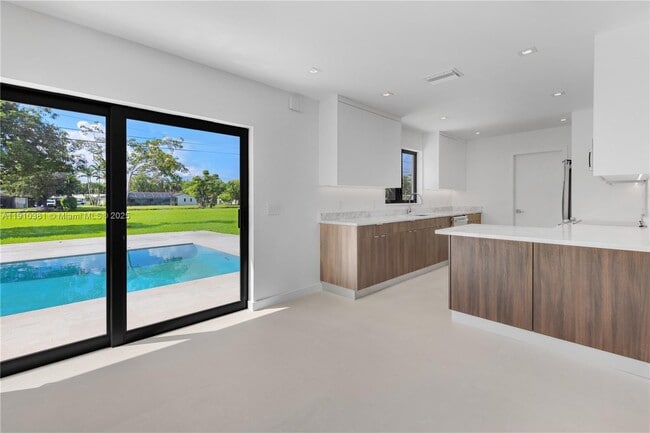 Building Photo - 8000 SW 139th Ter