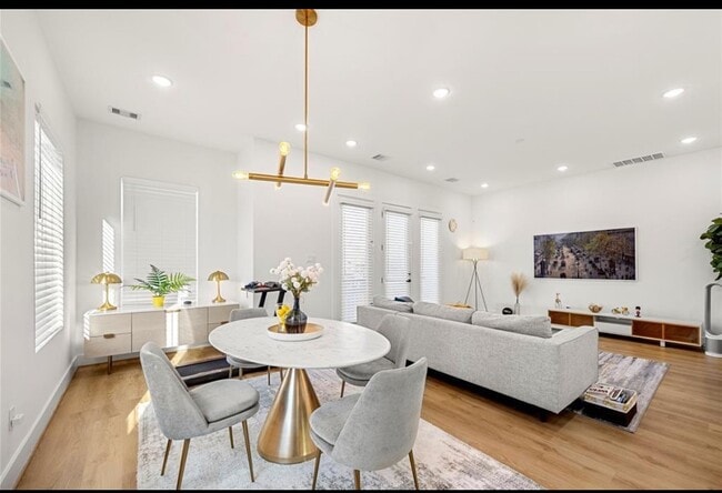 Building Photo - 2902 Rosalie St