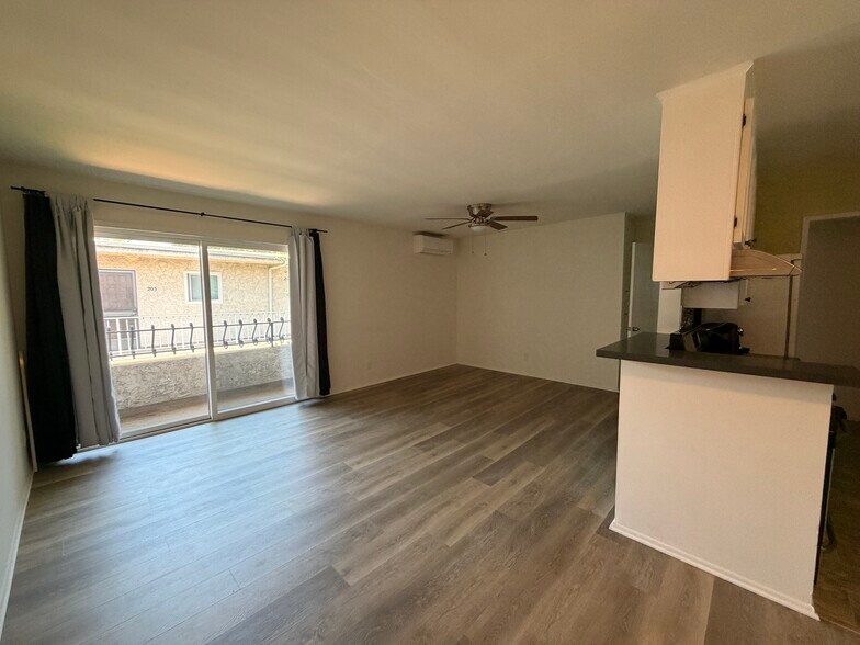 Living area - 11550 Nebraska Ave