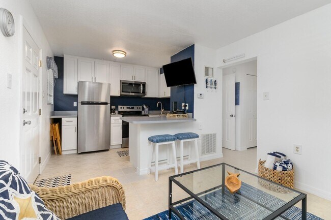 Building Photo - 211 Circle Dr