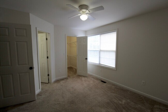 Building Photo - 1326 Devon Ln