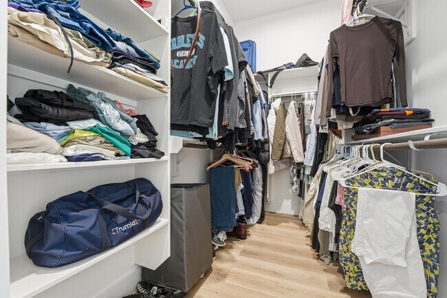 Building Photo - 6042 Cebra St