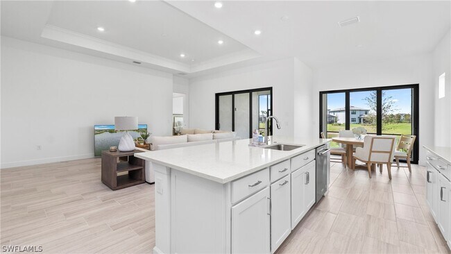 Building Photo - 1905 Fresno Ave