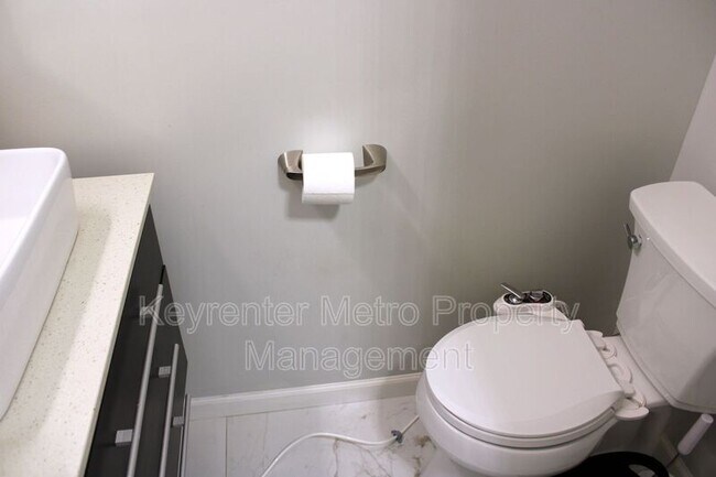 Building Photo - 9900 Prince Royal Pl