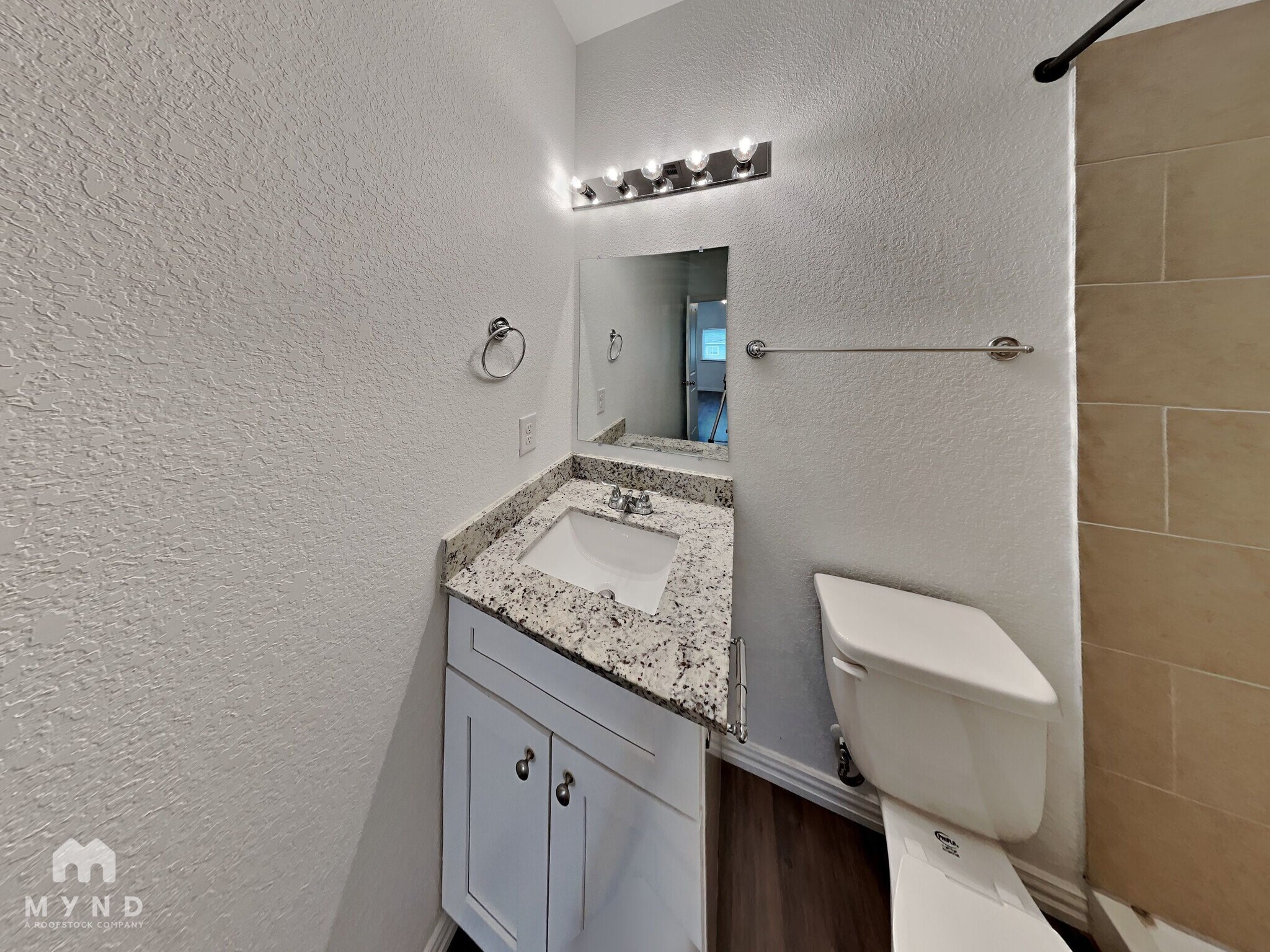 Building Photo - 3230 S Cherry Ln