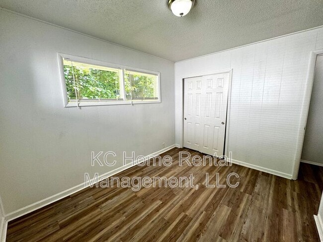 Building Photo - 7507 E 108th St