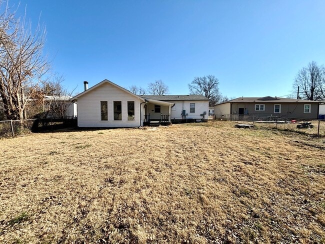Building Photo - Stunning and Bright home in the heart of the Rose District
