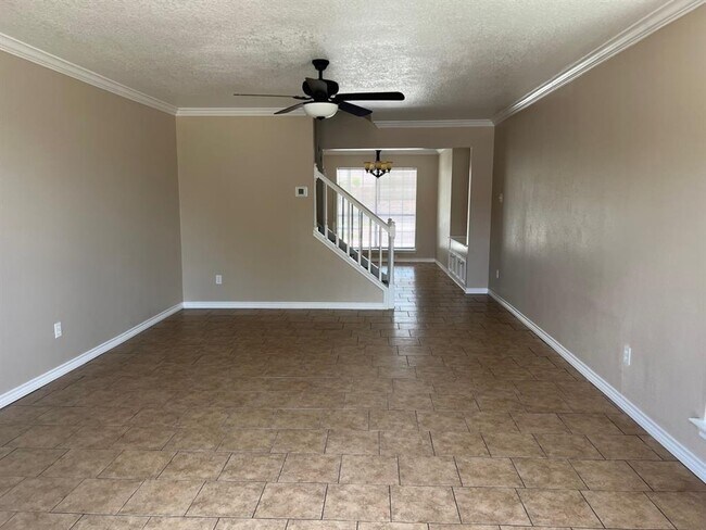 Building Photo - 8003 Catalpa St