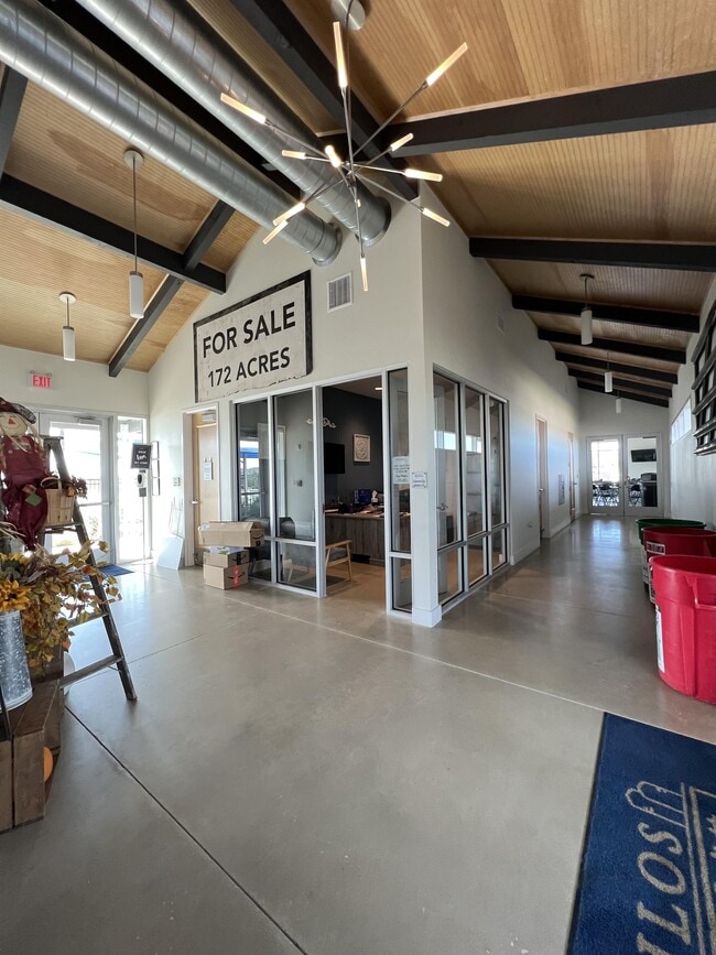 Building Photo - 7314 Silos Rdg