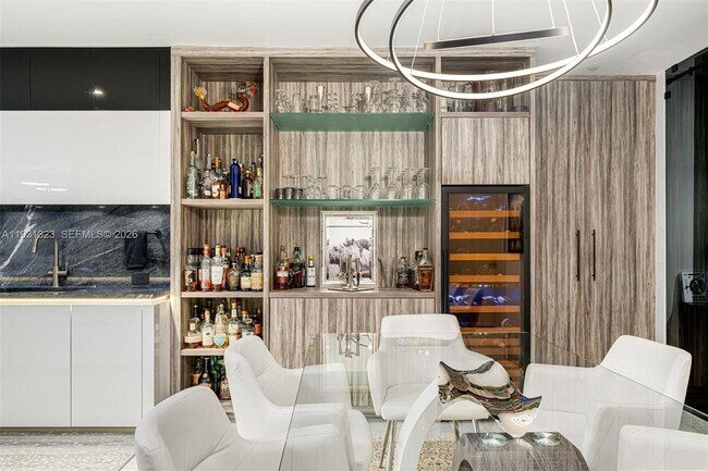 Building Photo - 1000 Brickell Plaza