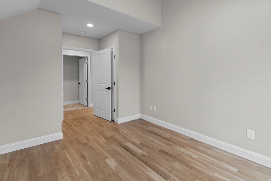 Building Photo - 376 Arnolds Neck Dr