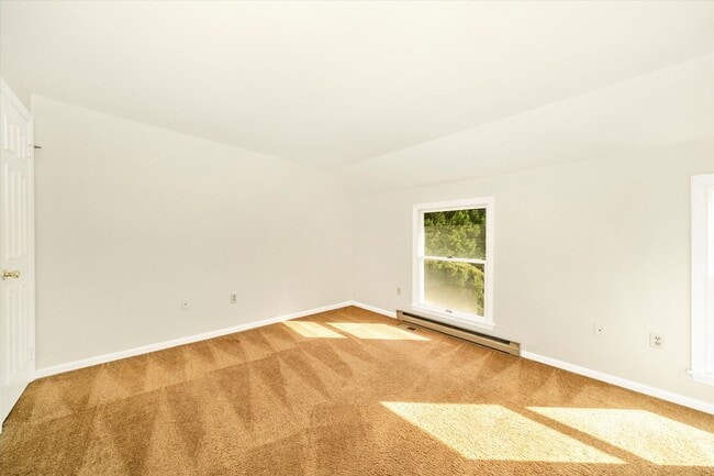 Building Photo - New Market Rental