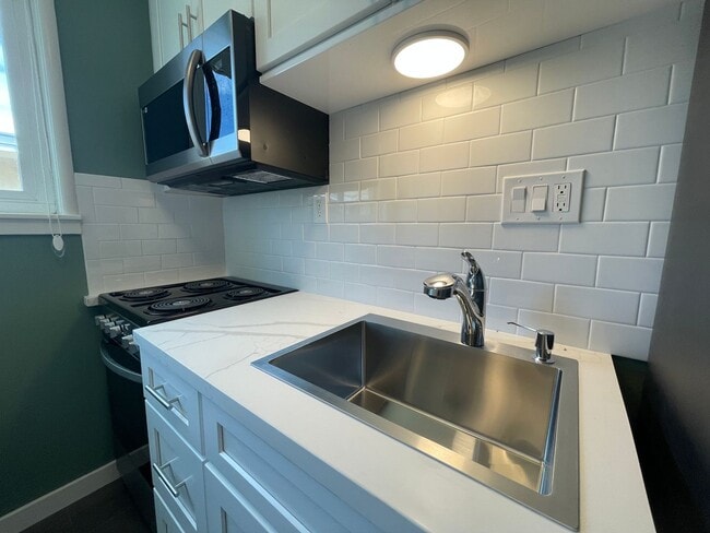 Building Photo - The Pines