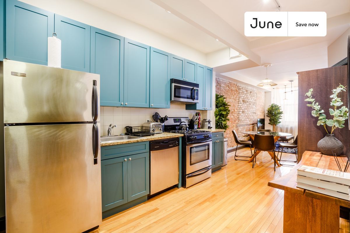 Building Photo - 356 W 39th St